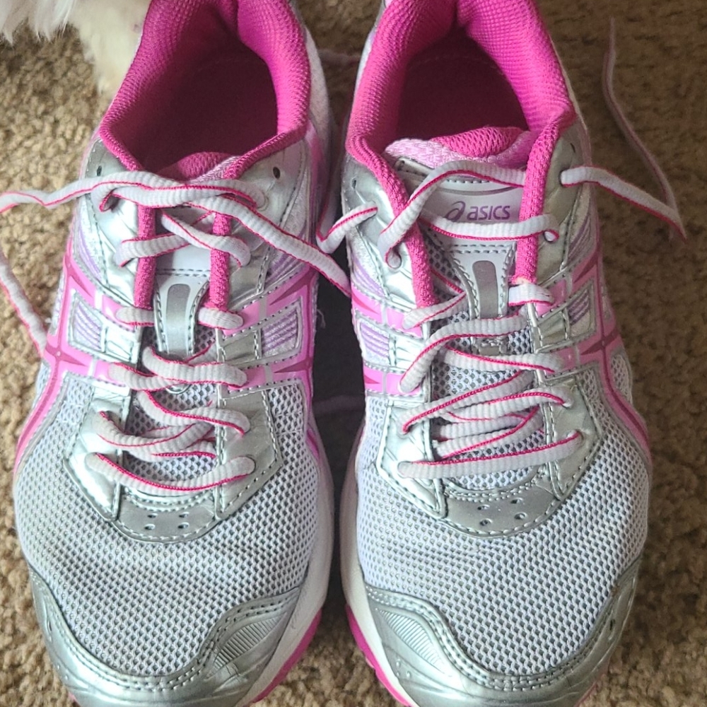 ASICS tennis shoes